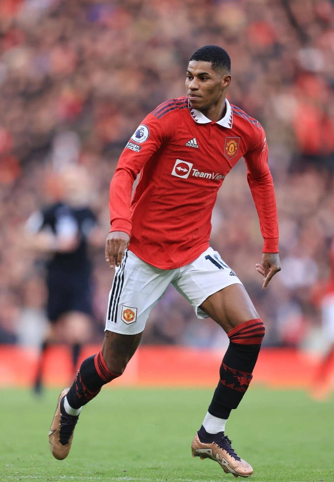 依旧保持着 依旧保持着